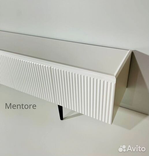 Тумба тв Bravo с фрезеровкой (на опорах)