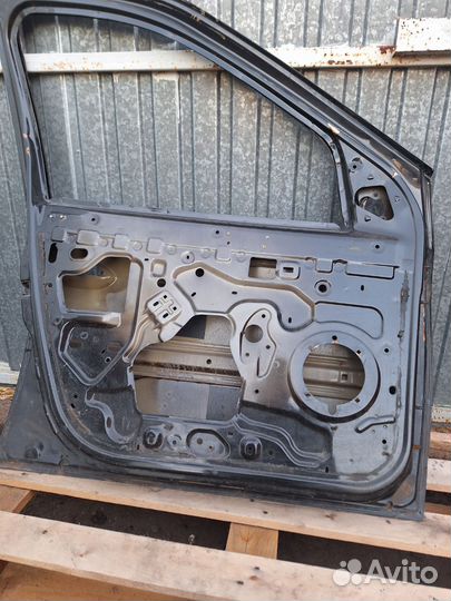 Дверь передняя левая и задняя правая