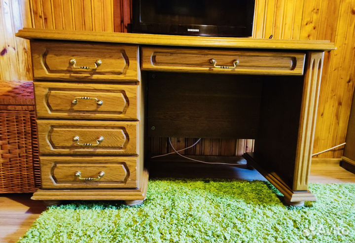 Стол письменный