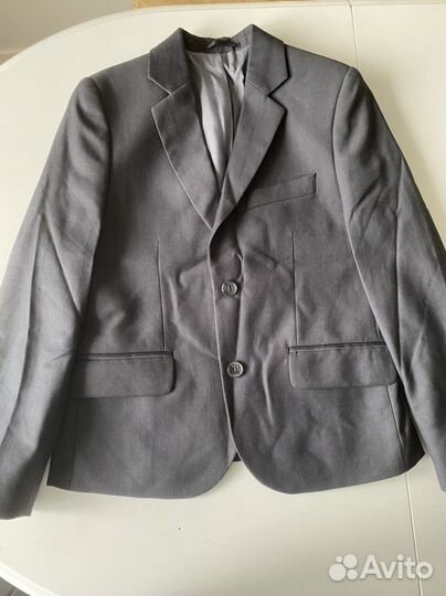 Школьный костюм для мальчика серый 134