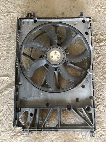 Вентилятор охлаждения двигателя