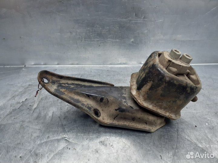 Кронштейн опоры двигателя Volkswagen Pointer/Golf