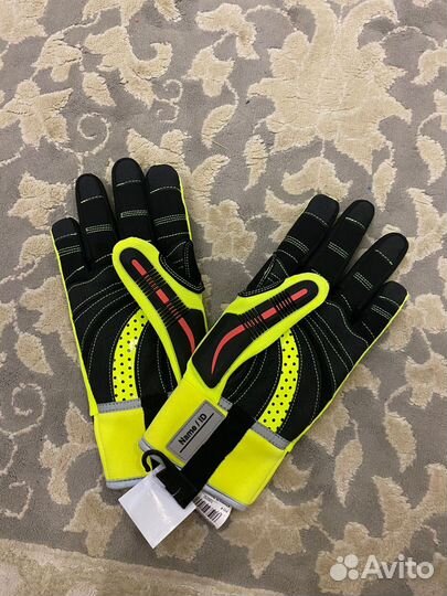 Противоударные перчатки