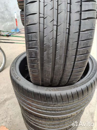 Michelin Pilot Sport 4 SUV 275/40 R22