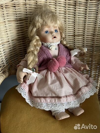 Кукла фарфоровая коллекционная