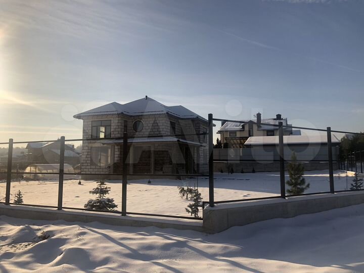 Дом 200 м² на участке 14 сот.