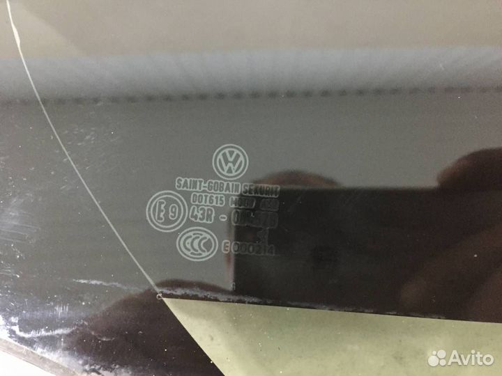 Стекло двери задней правой форточка Volkswagen Jet