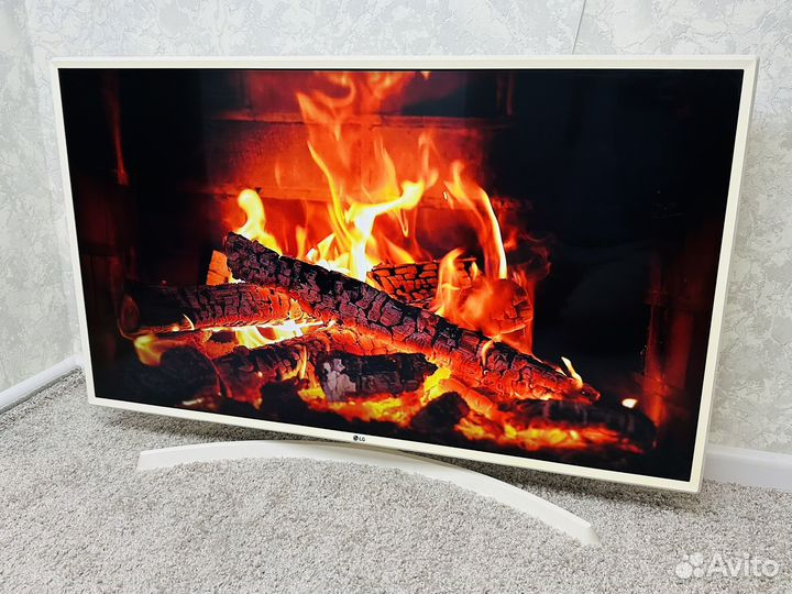 Mega UHD 4K LG Белый SMART