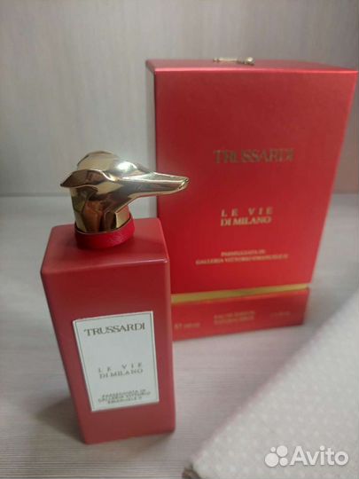 Trussardi LE VIE DI milano passeggiata IN galleria