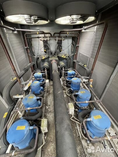 Чиллер для охлаждения помещений и воды