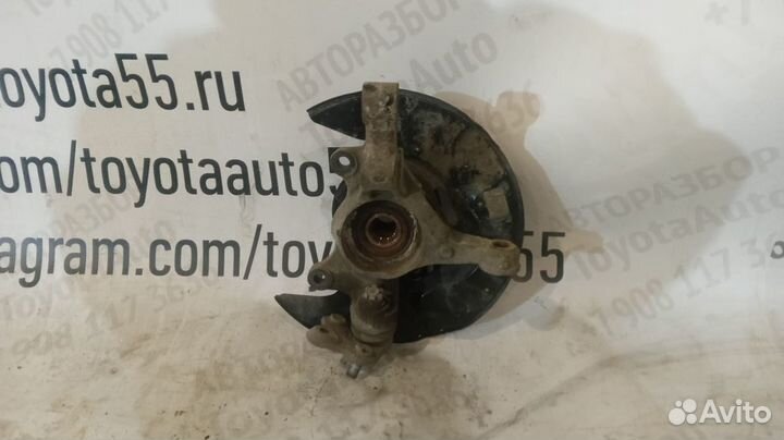 Поворотный кулак правый Тойота Королла Е120