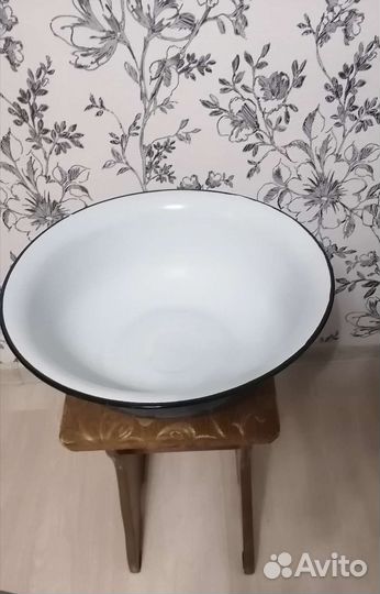 Эмалированный таз