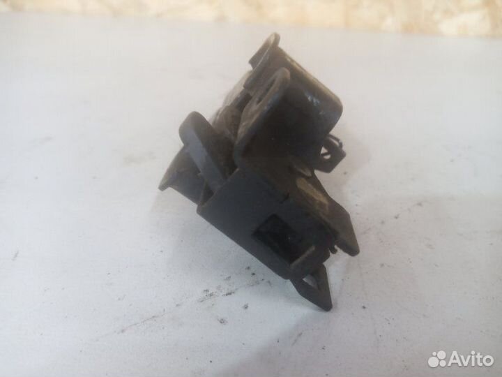 Замок капота передний левый Mercedes S-Class W220