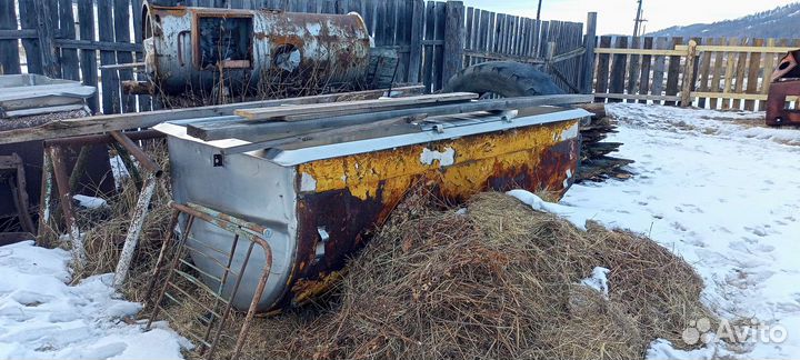 Емкость для воды металлическая