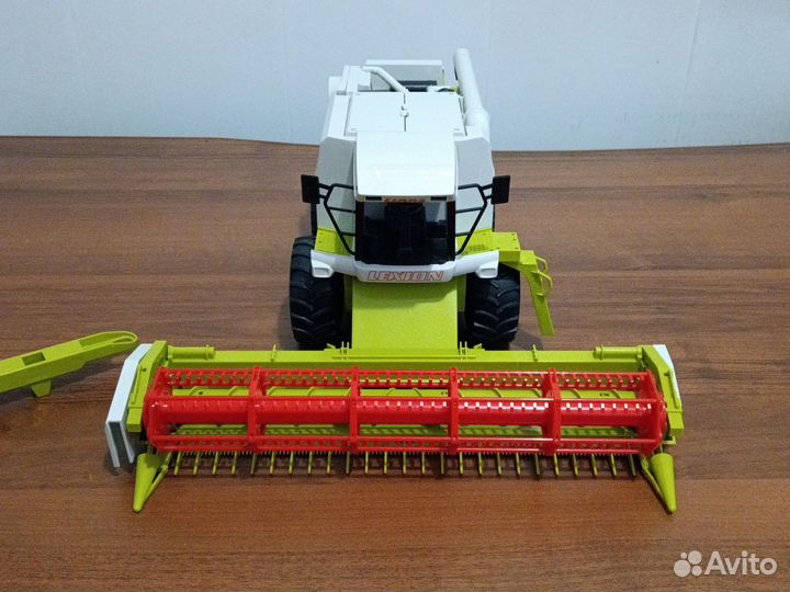 Комбайн bruder