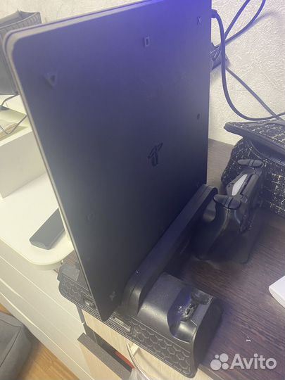 Игровая приставка ps4