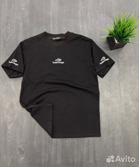 Футболка Balenciaga