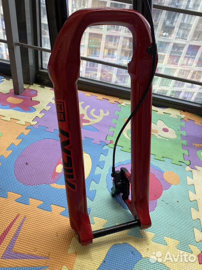 Вилка Rockshox lyrik 29