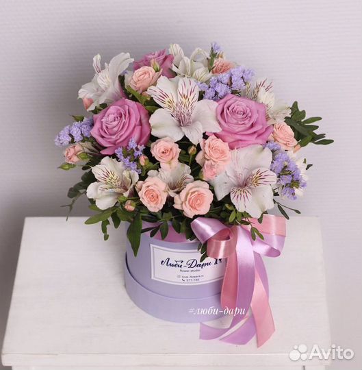 Цветы букеты в шляпной коробке