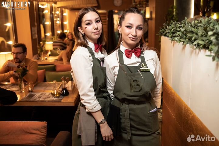 Официант в ресторан (м. Комендантский проспект)