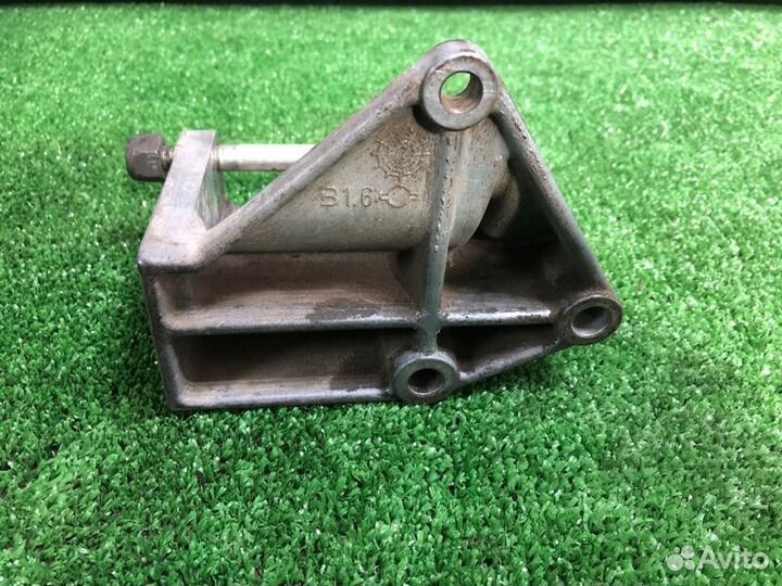 Кронштейн гидроусилителя руля Nissan Almera N16