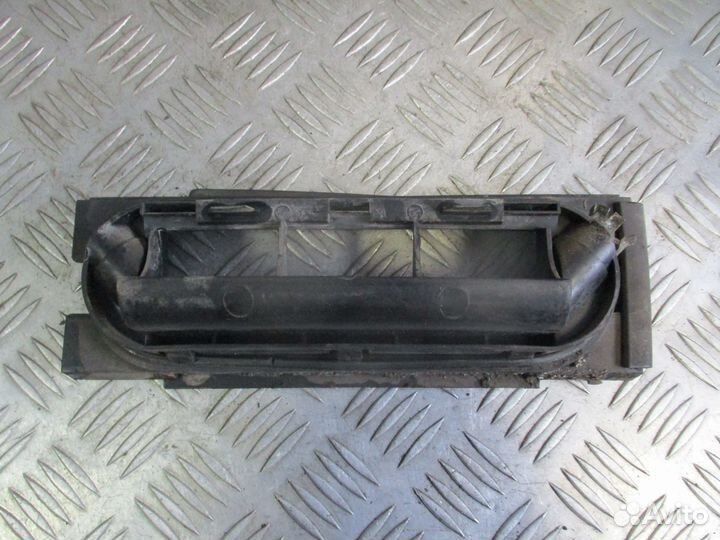 Клапан вентиляции салона BMW 3 E30 1986г