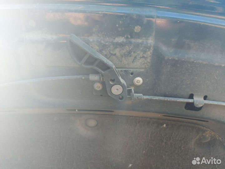 Крюк капота на BMW F01 f02