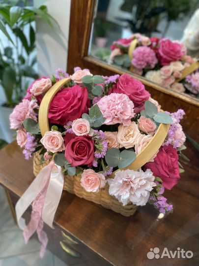 Композиция в корзине из цветов с доставкой