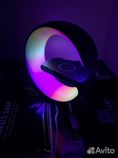 Лампа многофункциональная с беспроводной зарядкой