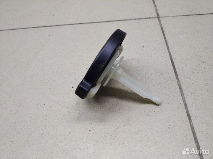 Крышка бачка гидроусилителя Hi Lux 2015