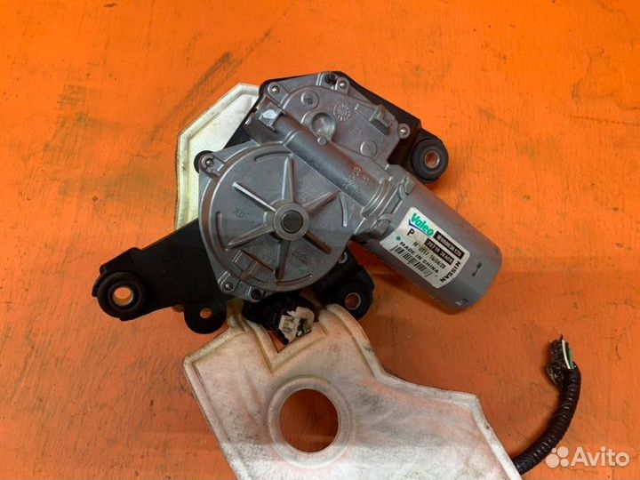 Моторчик стеклоочистителя задний Nissan Pathfinder