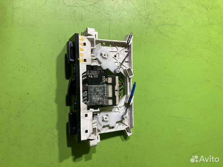 Блок управления отопителем Mitsubishi Space Wagon