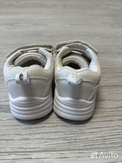 Кроссовки детские