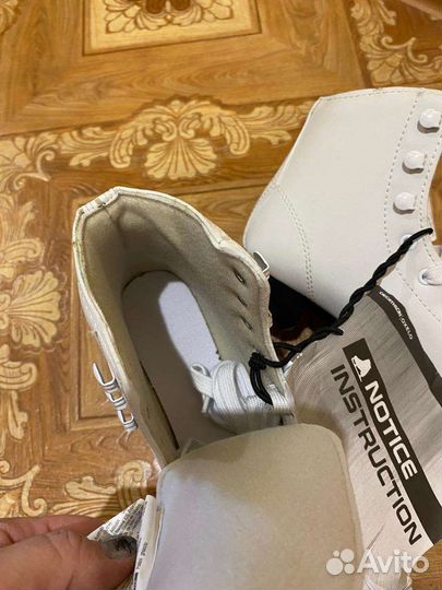 Коньки новые