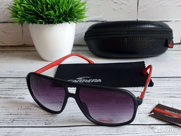 Солнцезащитные очки Carrera