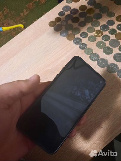 Телефон Samsung galaxy s10e