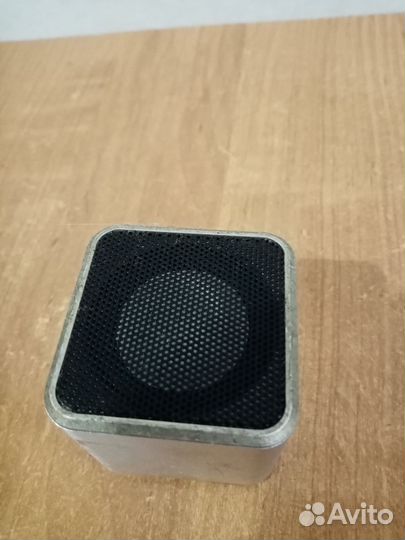 Мини колонка Ritmix SP-210. Полурабочая