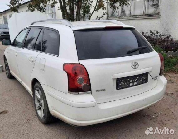 Toyota Avensis T25 2006 г по запчастям