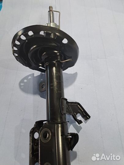 Амортизатор передний правый Nissn note