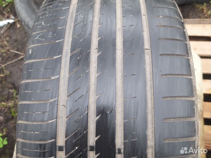 Kinforest KF550-UHP 255/35 R18