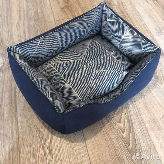 Лежак, лежанка для собак и кошек, игровой кубик