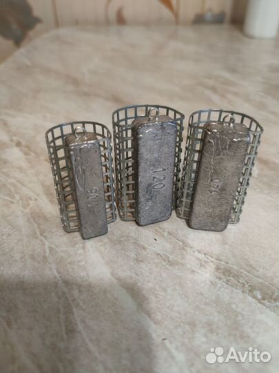 Кормушка фидерная