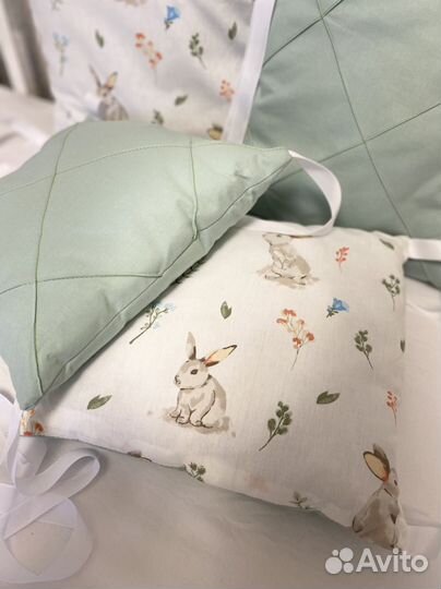 Бортики подушки в кроватку новые