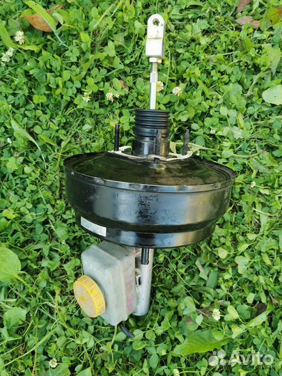 Главный тормозной цилиндр Субару