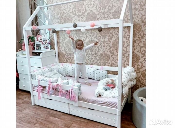 Одноярусная кровать-домик Classic для детей от 3-х