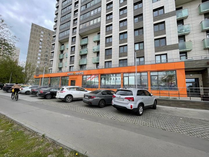 Сдам торговое помещение, 552 м²