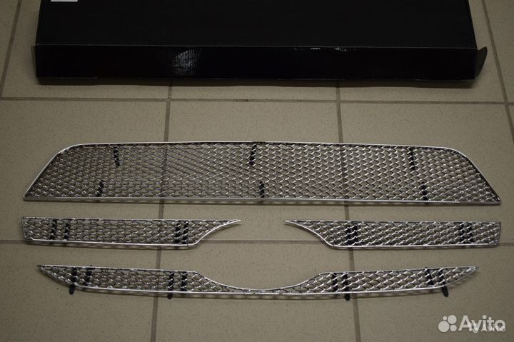 KIA Sportage 2004-2009г. Накладка на радиатор