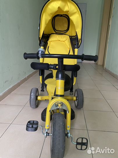 Прогулочный трехколесный велосипед