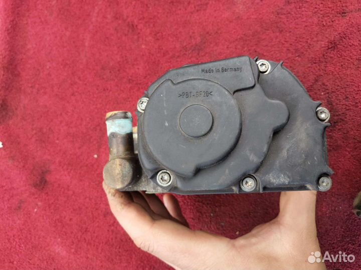 Дроссельная заслонка Ауди A4. 058 133 063