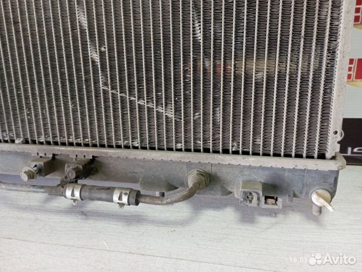 Радиатор охлаждения двигателя Mitsubishi Galant